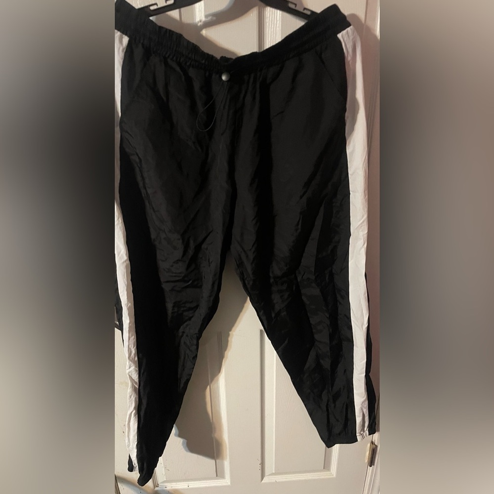 🔴 3/$12 No Boundaries’ Women’s Black and White Track Pants! NWT! Size XL (15-17)